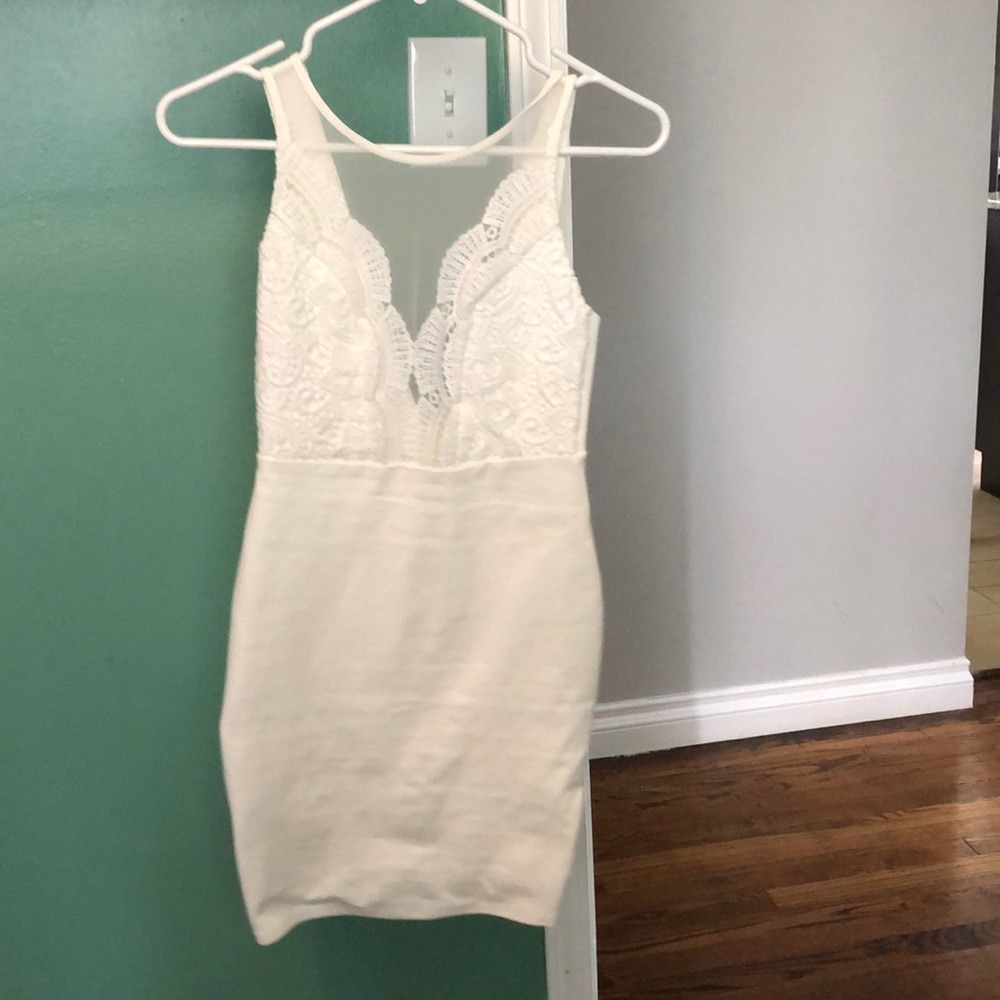 Lulu’s white lace bodycon dress